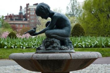 30-boy_and_bird_fountain-1