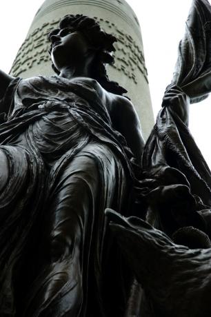 48-boston_massacre_monument_crispus_attucks_monument-3