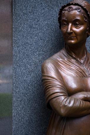 5-boston_womens_memorial-3