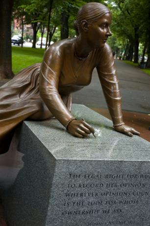 5-boston_womens_memorial-4