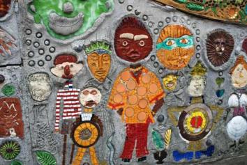 Detail from the right side of the mural.