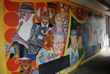 Unknown_HTHouseMural_SEnd