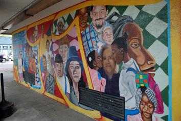 Unknown_HTHouseMural_SEnd_2
